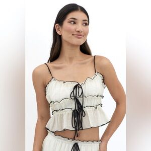 Selfie Leslie Maiden’s Tie Detail Overlock Top